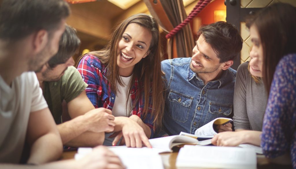 Cómo funcionan las clases híbridas en la Universidad de Santiago de Chile y qué carreras las utilizan