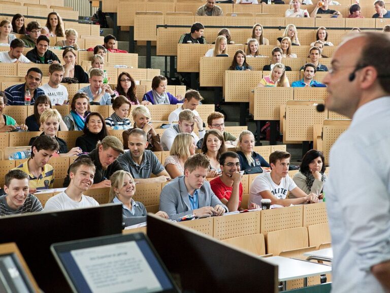 Universidades que ofrecen continuidad de estudios para técnicos